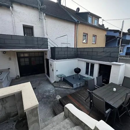 Vakantiehuis Grosszuegiges Haus In Moselnaehe