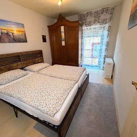 Grosszuegiges Haus In Moselnaehe Hébergement de vacances *