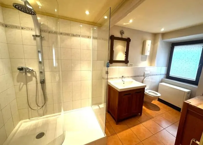 別荘 Grosszuegiges Haus In Moselnaehe