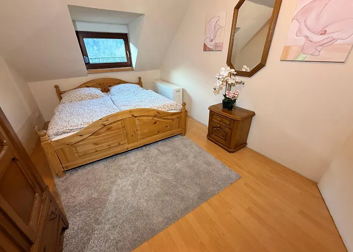 別荘 Grosszuegiges Haus In Moselnaehe